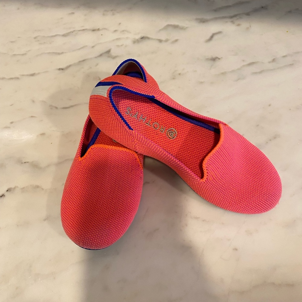 Rothy’s Girls Size 13 loafer in Flamingo